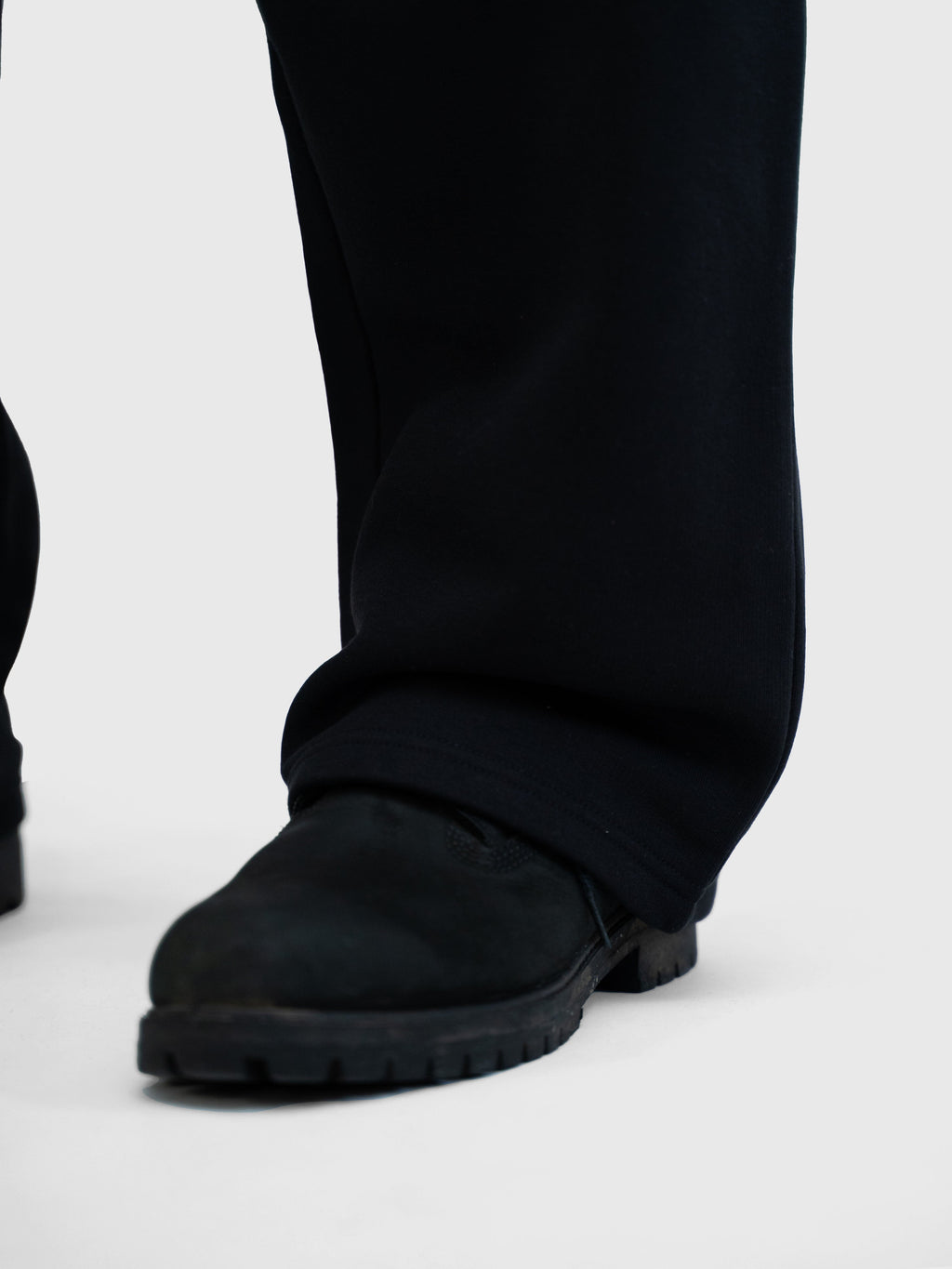 Confidence Straight Sweatpants - Black/White
