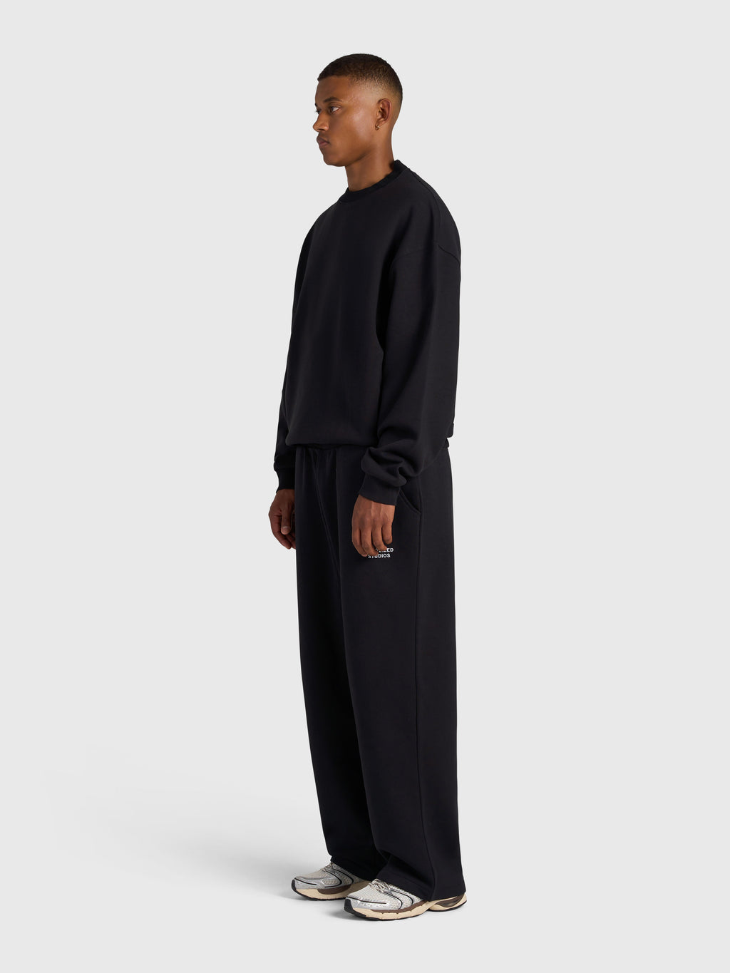 Confidence V2 Sweatshirt - Black/Pink