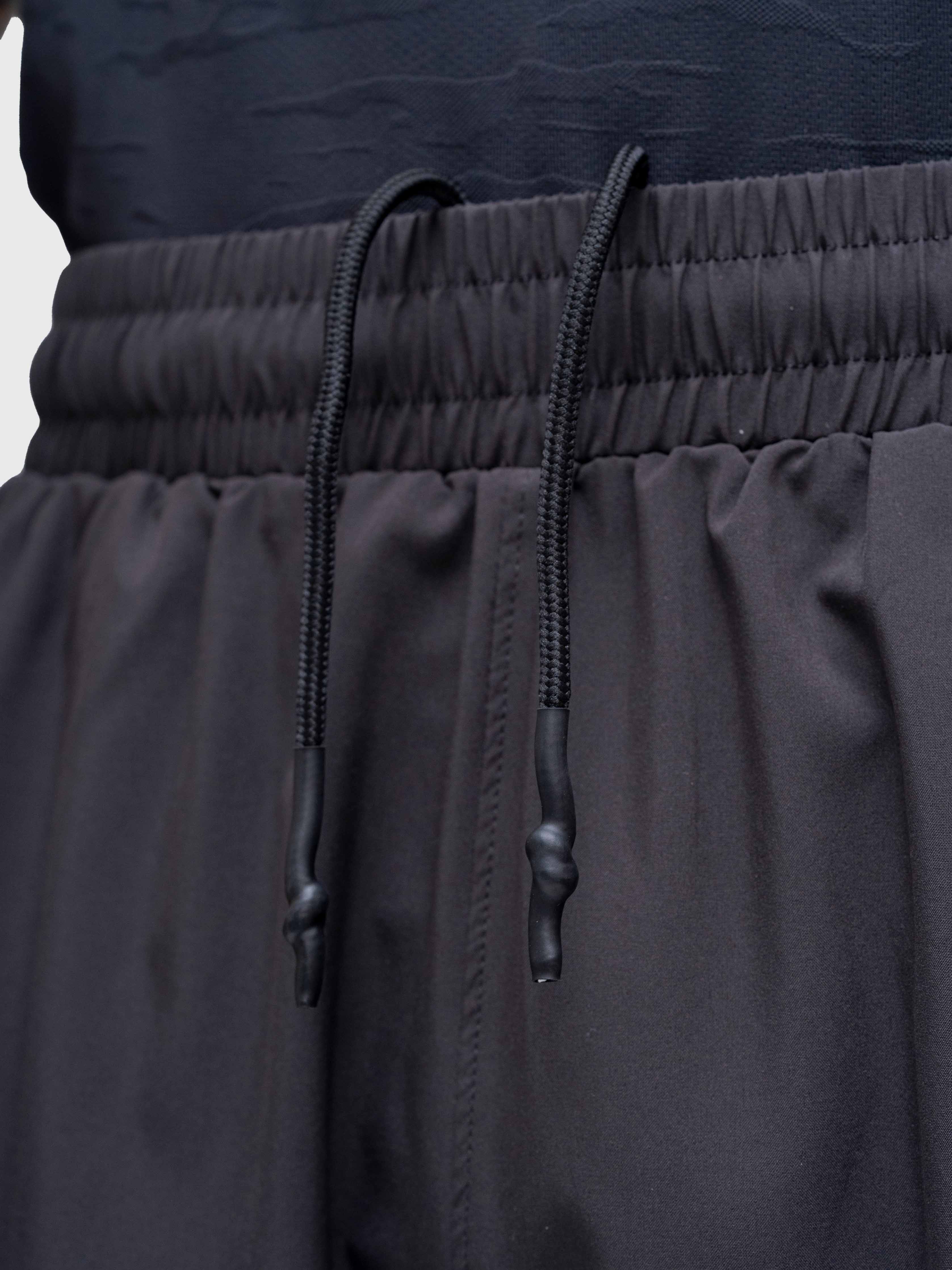 Confidence Tech Shorts 2.0 - Black/White
