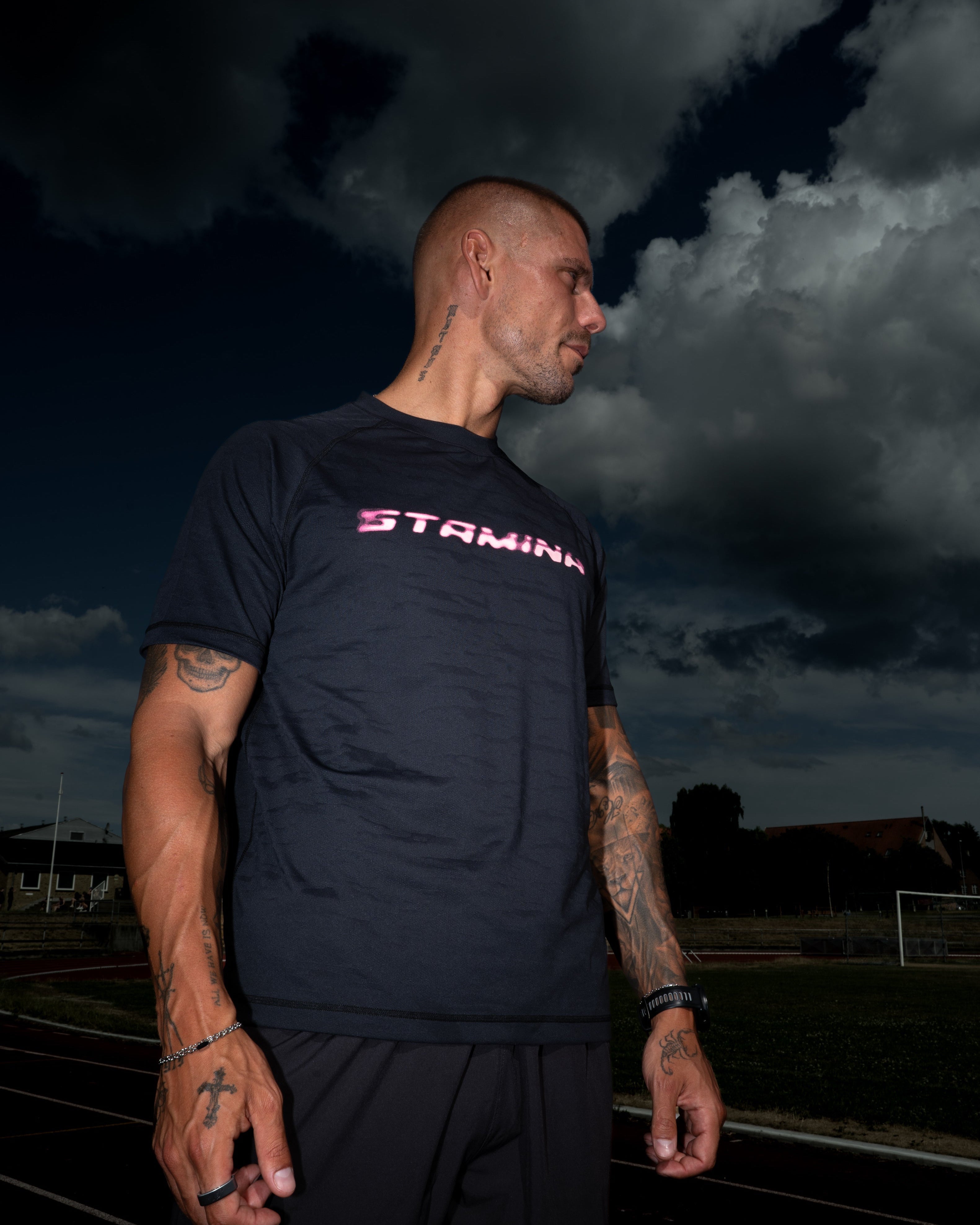 Flow Active Tee - Black/Pink